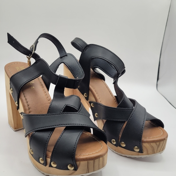 MICHAEL Michael Kors Black and Brown Platform Heels - Picture 1 of 6